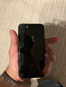 iPhone 8 64 GB - 2