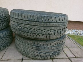 Pneu 225/55 R17 - 2