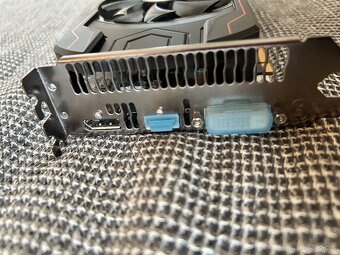 SAPPHIRE PUSLE Radeon RX 560 4G - 2