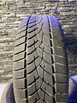 215/60R17 Good Year ULTRA GRIP PERFORMANCE - 2