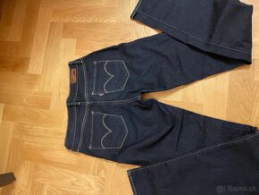 LEVIS - 2