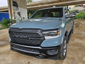 Dodge RAM Built to Serve Edition 5.7L V8 Vzduch 4WD A/T 2021 - 2
