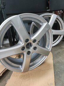 Alutec 5x112 R17 7J ET49 stred 57,1 - 2