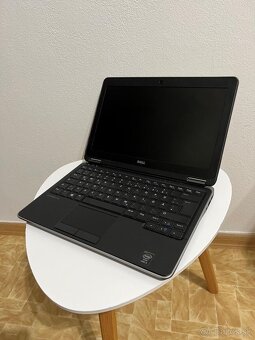 Predám notebook DELL E7240 na náhradné diely alebo na opravu - 2