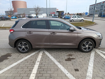 Hyundai i30 1,5 DPi 81kW výbava Family - 2