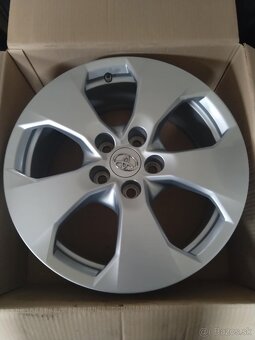 17" alu originál TOYOTA RAV 4 + TPMS. - 2