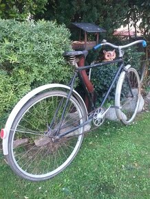 Stary retro bicykel - 2