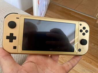 Ponúkam na predaj : NINTENDO switch lite - 2