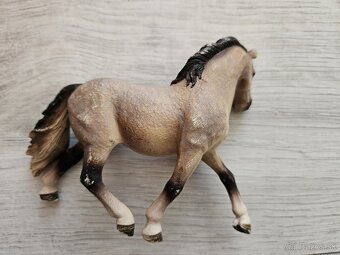 2x Schleich - 2