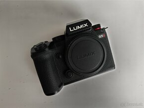 Panasonic Lumix DC-S5II telo - 2