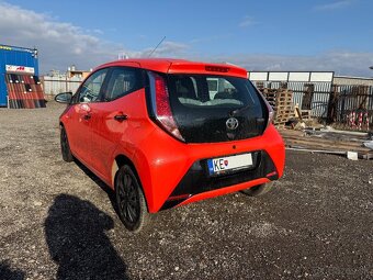 Toyota Aygo 1.0 VVT-i x-clusiv x-shift - 2