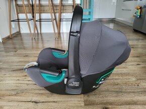 BRITAX RÖMER Baby Safe 3 s isofixovým podstavcom - 2