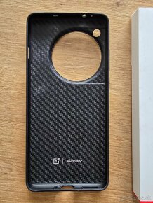 Karbónový kryt na OnePlus 12 - 2