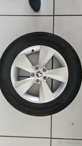 Predám Alu disky Skoda 5x112 R17 a zimne pneu. - 2