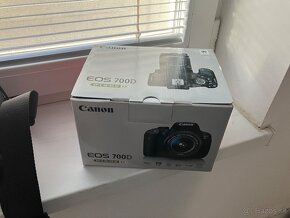 Canon EOS 700D - 2