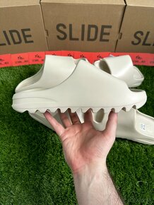 Yeezy slide - 2