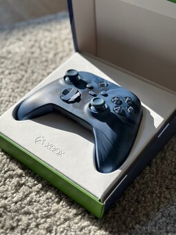 XBOX ovladač - 2