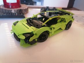 LEGO Technic 42161 Lamborghini Huracán - 2