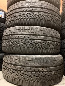 255/45R19 - 2