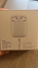 Predam takmer nepouzivane Airpods 2 aj s original balenim a - 2