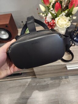 Oculus Quest 250e - 2