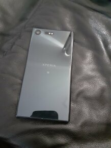 SONY Xperia XZ Premium (G8141 - 2