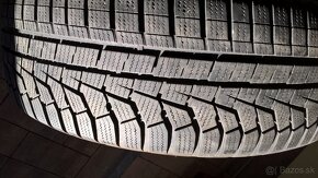 2 ks ZIMNÉ 225/65 R17 102H HANKOOK  cca 7 mm - LEN 35.-€/kus - 2