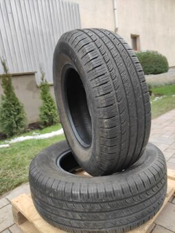 Pneu 235/70 R16 - 2