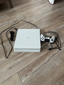 Playstation 4 slim limitovana v bielej farbe 500 gb - 2