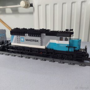 LEGO Creator Maersk Train 10219 - 2