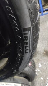 Pirelli 245/40R18 zimné runflat - 2