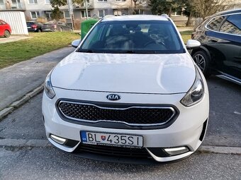 KIA NIRO 1,6 GDI Hybrid SILVER - 2