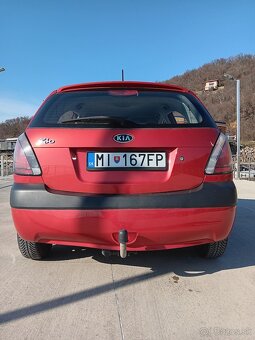 Kia Rio - 2