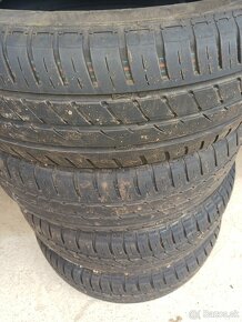 Predám pneu 195/65 r 15 - 2