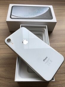 iPhone XR, 64GB - 2