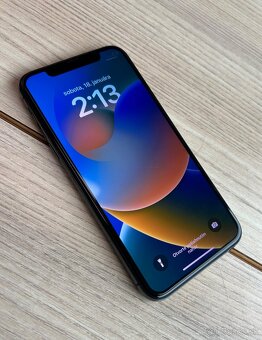 iPhone X 64GB - 100% batéria - 2