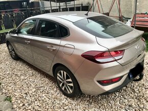 Hyundai i30 fastback 2018 1.0TGDI 120k benzín - 2