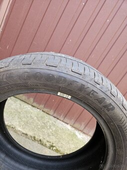 215/50 R17 - 2