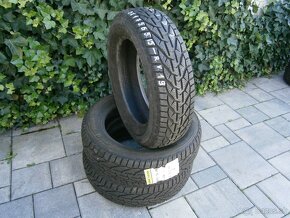 Predám 2x zimné pneu RIKEN 175/65 R15 84T +1ks darujem - 2