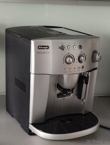 Predam  plnoautomaticky kavovar Delonghi ESAM 4200S . - 2