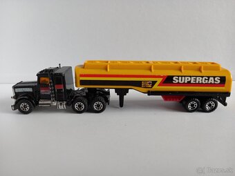 MATCHBOX CONVOY-PETERBILT PETROL TANKER SUPERGAS-POZRI FOTO - 2