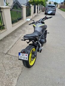 Yamaha MT09 - 2