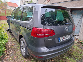 VW Volkswagen Sharan 7N rok 2013 búraný  - 2