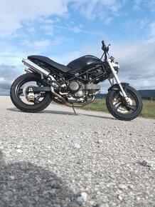 Ducati Monster 600 - 2