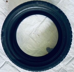 235/40 R19 Continental - 2