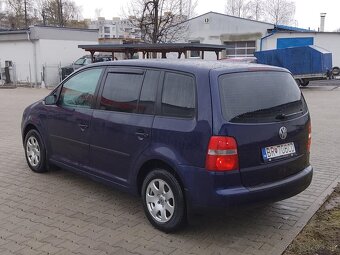 Volkswagen Touran 1.6.FSI - 2