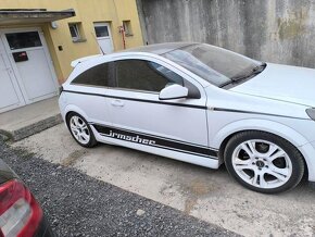 Opel Astra H gtc 1.6 turbo 132kw - 2