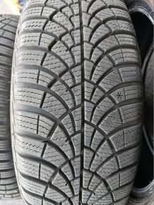 Predám 4 ks pneu GY 195/65 R15 91H zima - 2