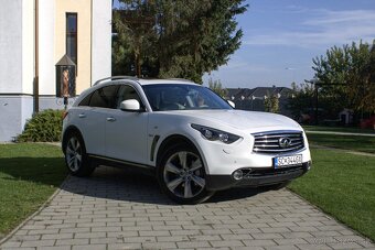 Infiniti QX70 3.0D Premium 175kw AT7 - 2