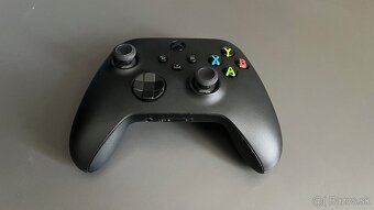 Predam Xbox ovládač cierny carbon black + bluetooth adapter - 2